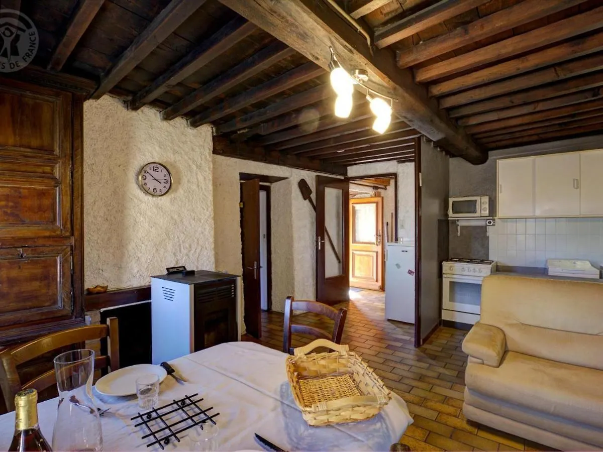 Holiday home Charmante Maison Avec Poele Et Salon Ombrage A Pralong - Fr-1-496-261 France